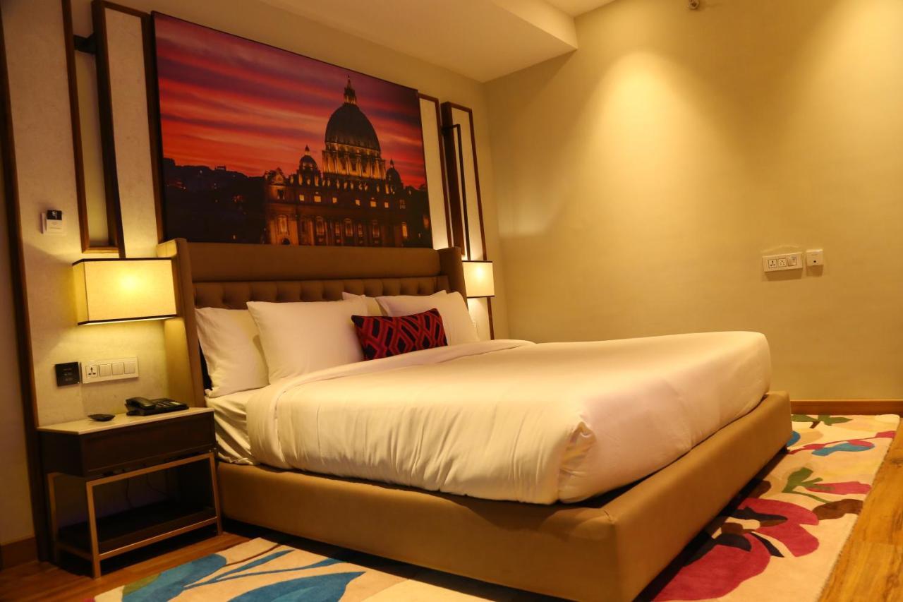 Dreamz Inn & Suites Zirakpur Exterior photo