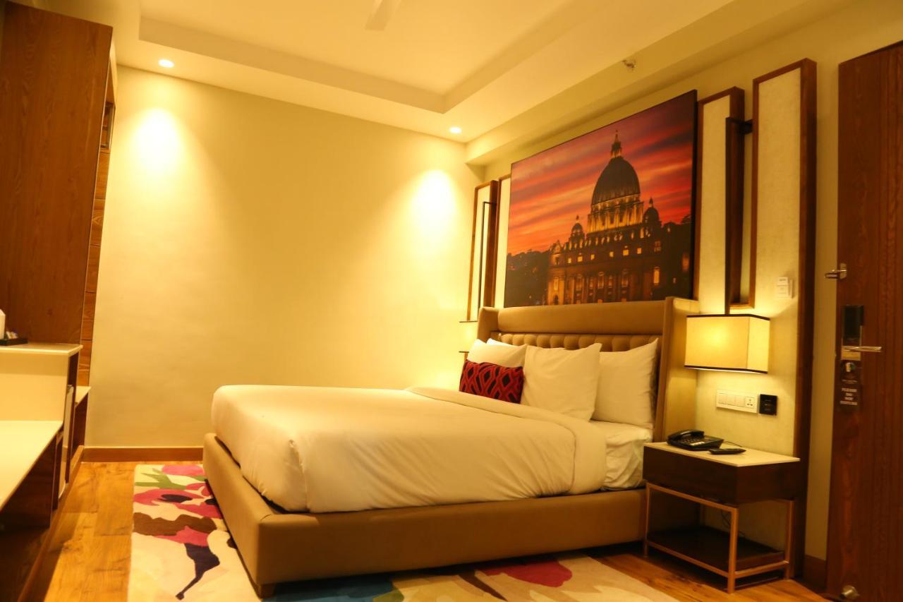 Dreamz Inn & Suites Zirakpur Exterior photo