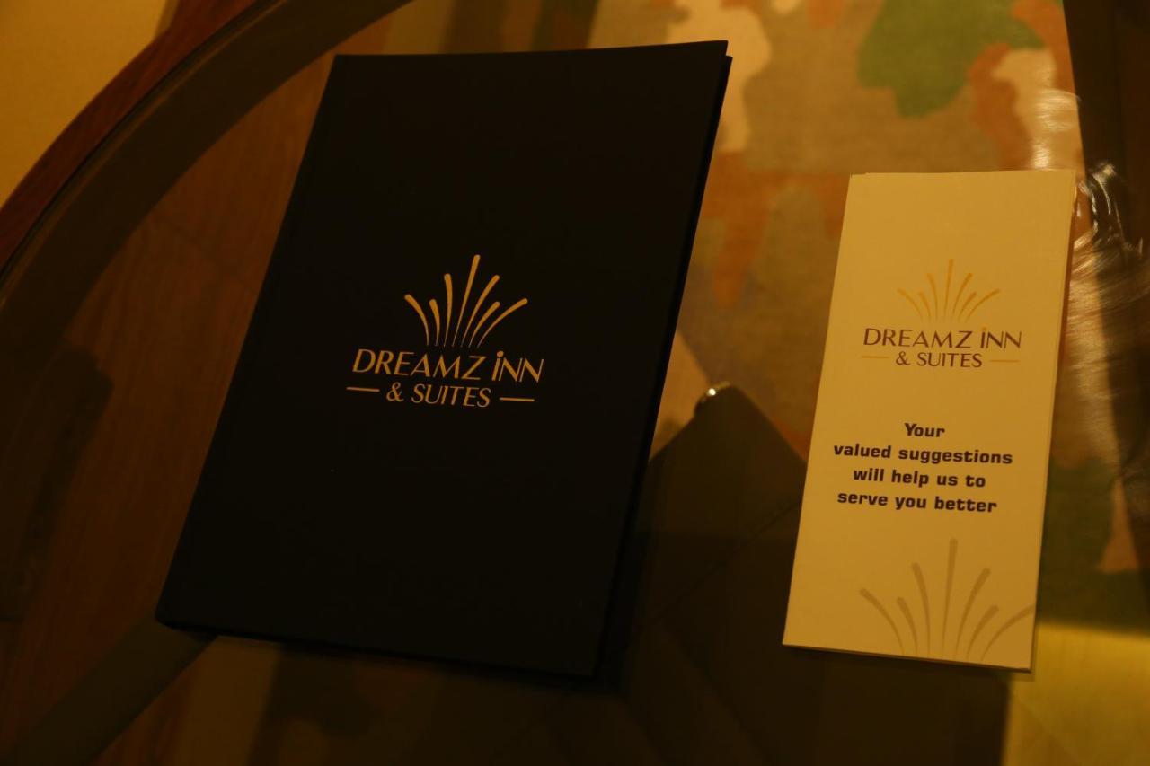 Dreamz Inn & Suites Zirakpur Exterior photo
