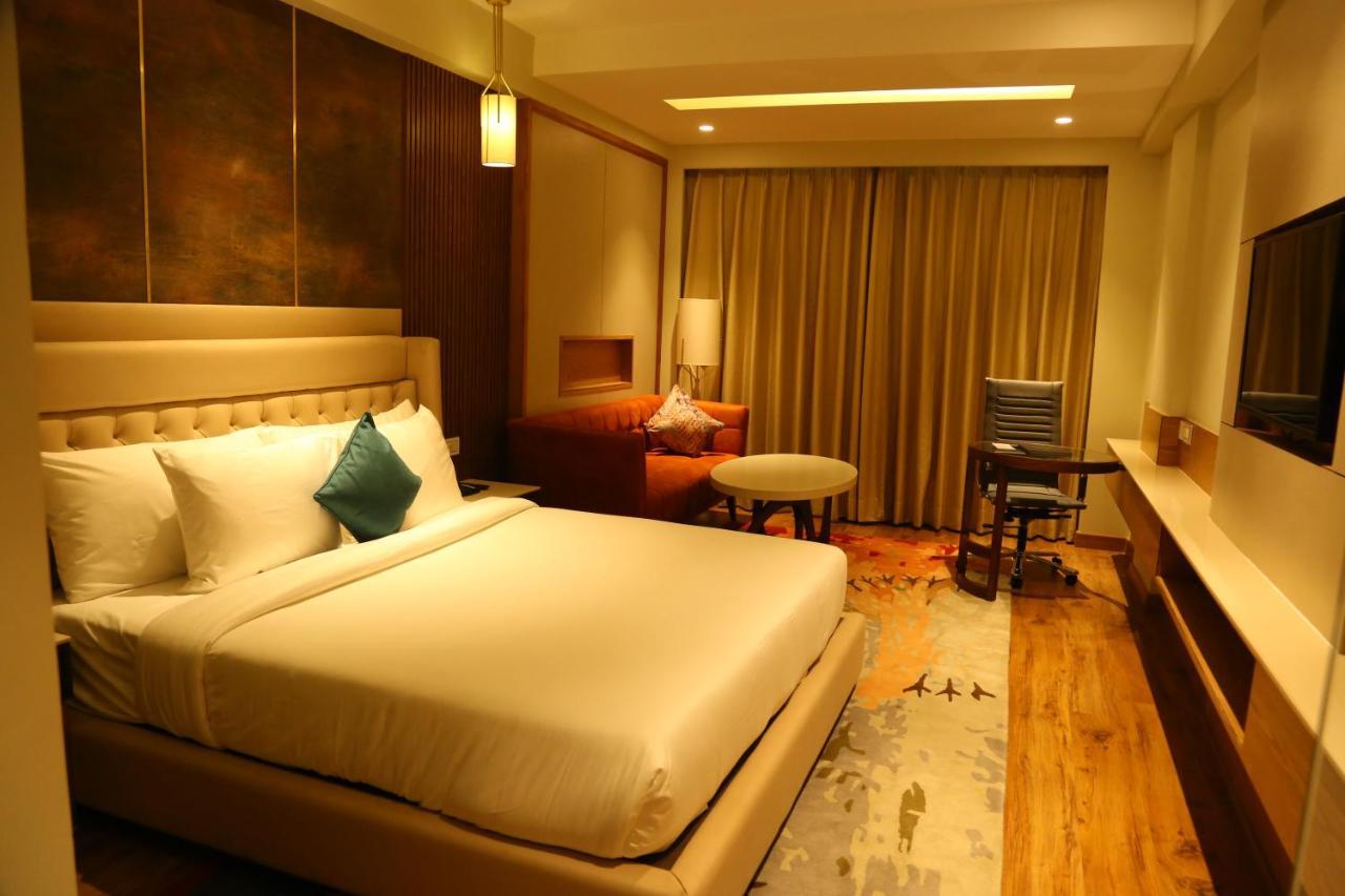 Dreamz Inn & Suites Zirakpur Exterior photo